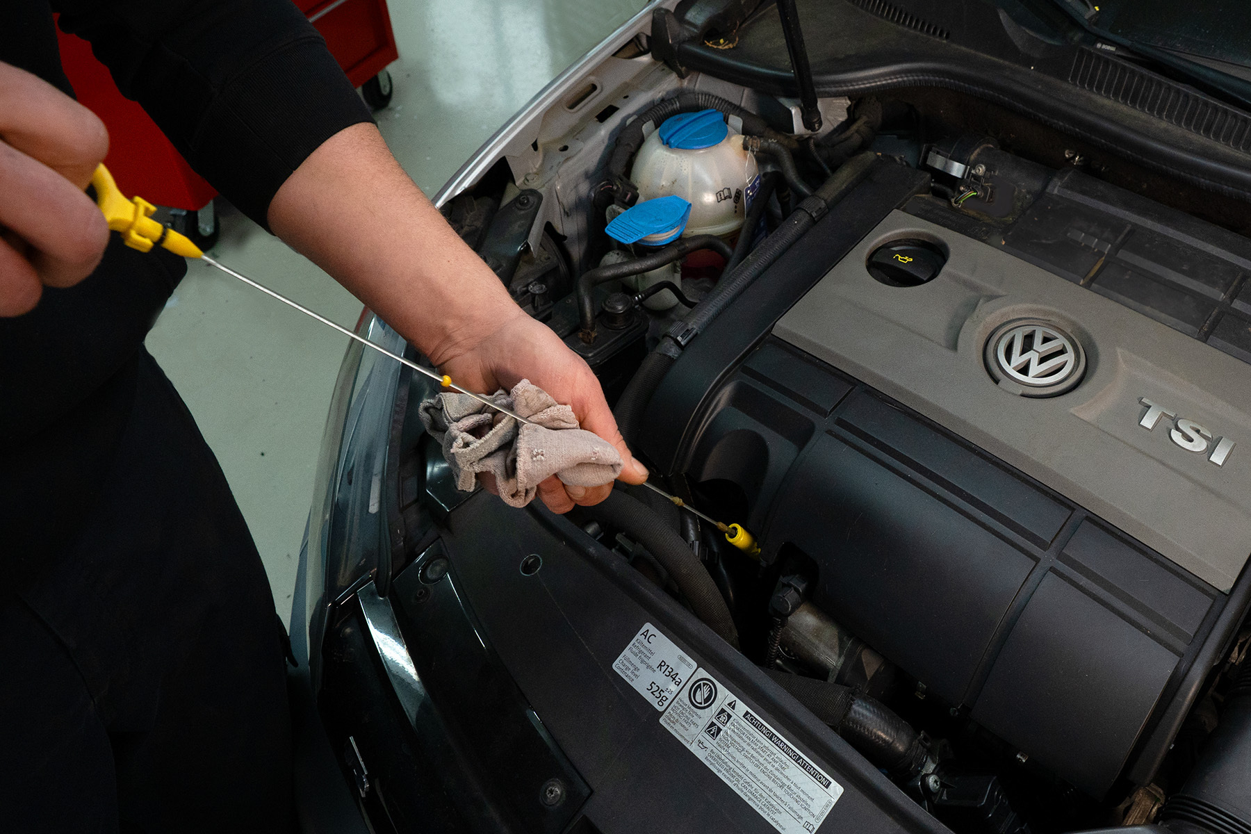 Saisonauto auswintern und Öl prüfen